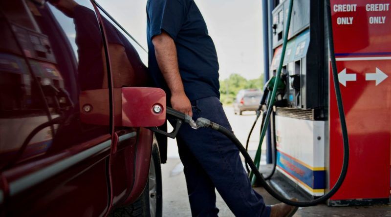 Biden urged gas station owners to immediately reduce gasoline prices in the U.S.