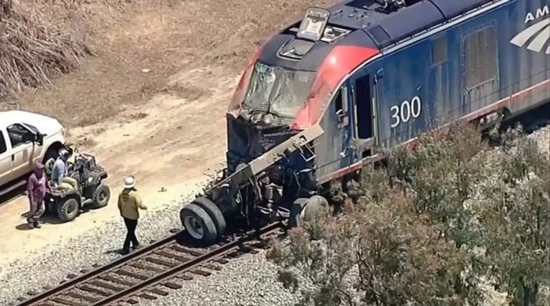 passenger train derailed in California